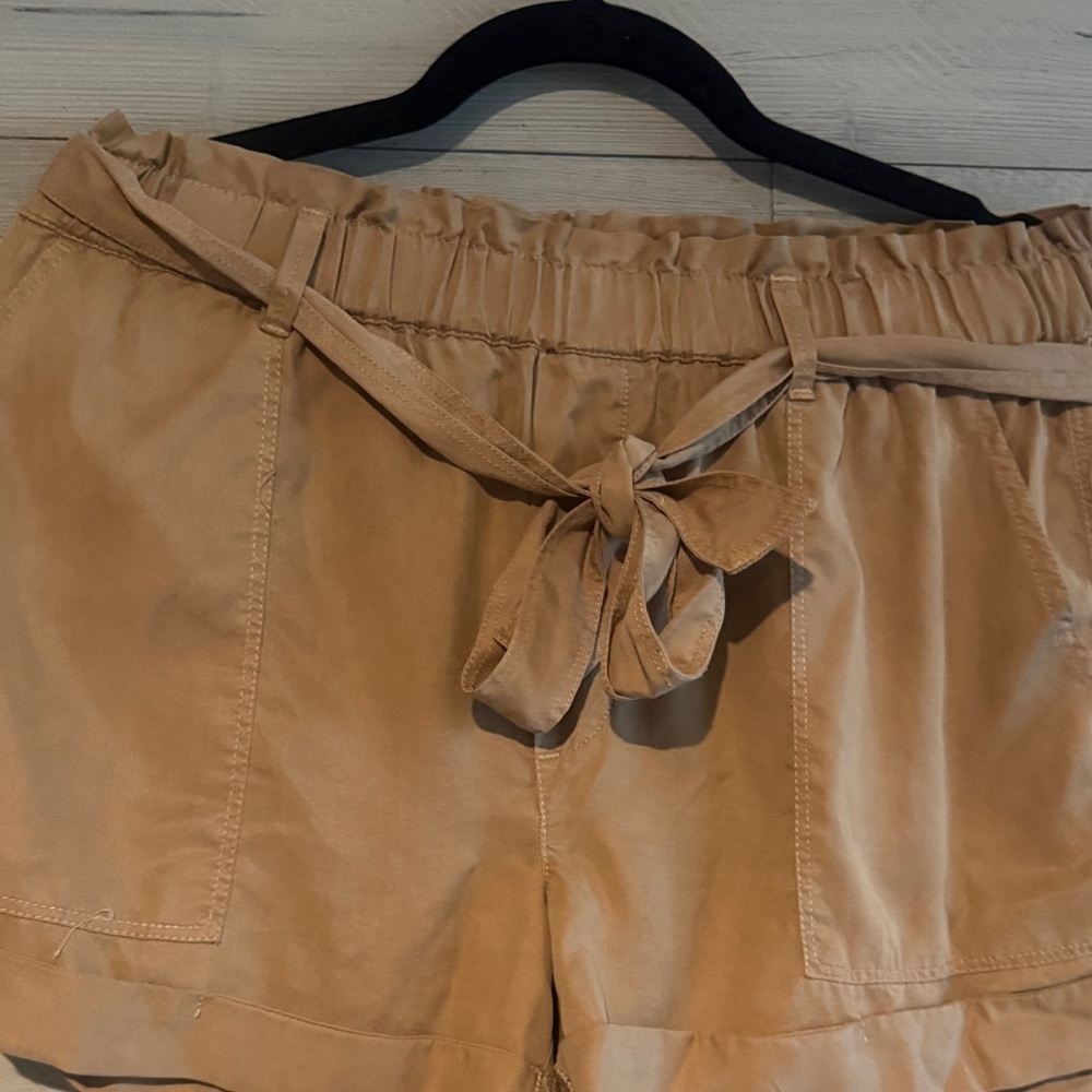 Aerie High Waist Tan Shorts for Women - Picture 4 of 6